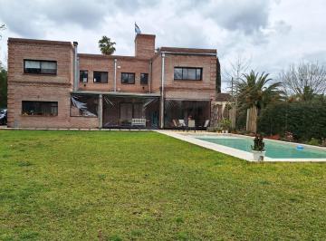 Casa · 320m² · 5 Ambientes · 3 Cocheras · Casa en Alquiler Temporario Verano - Bella Vista