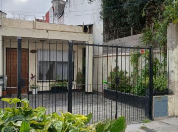 Casa de 5 ambientes, Vicente López · Casa Tipo Americana de 214 m² con 2 Habitaciones en Venta en Olivos