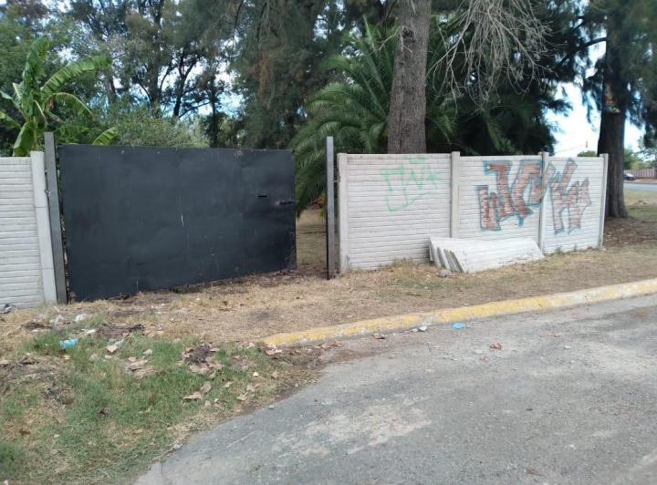 Terreno · 843m²