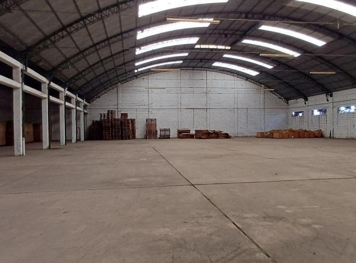 Bodega-Galpón · 3872m²