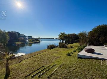 Casa · 420m² · 7 Ambientes · 3 Cocheras · Casa a La Laguna Santa Clara Tigre