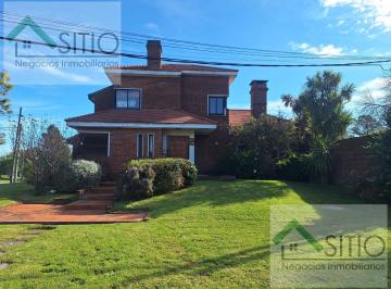 Casa · 807m² · 5 Ambientes · 4 Cocheras · Casa en Punta Gorda