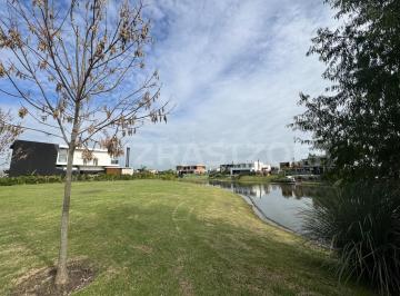 Terreno · 1095m² · Venta Exclusivo Lote Al Agua Ubicación Unica - Barrio Virazon Nordelta