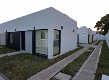 Casa · 79m² · 4 Ambientes · 1 Cochera · Hermosa Propiedad en Venta a Estrenar de 4 Ambientes a m del Mar! Complejo Popeye