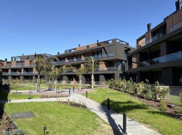 Departamento · 69m² · 2 Ambientes · 1 Cochera · Departamento en Alquiler con Jardín en Milennia - Nordelta