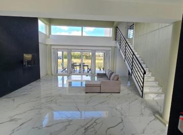 Casa · 280m² · 5 Ambientes · 6 Cocheras · Venta Casa en El Cantón Escobar 5 Ambientes Excelente Estado Oportunidad
