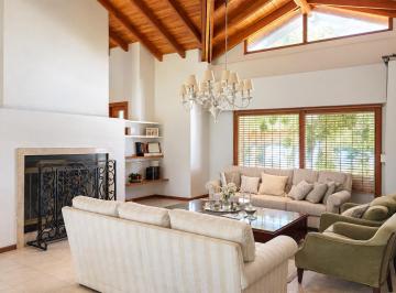 Casa de 8 ambientes, Luján · Residencia Premium en Venta - Luján Centro