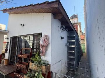 Casa · 121m² · 9 Ambientes · 2 Cocheras · Casa en Venta - 4 Dorm. 3 Baños - Temperley