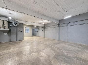 rs:yggk6wscum2jzuyfom750tyu · Venta Galpón PH con Oficinas, Depósitos en Caseros