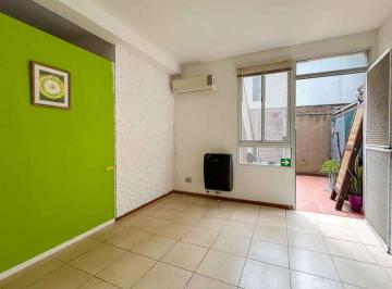 Imagen 1 - Monoambiente de pasillo orientado al norte, con patio de uso exclusivo. - · Monoambiente de Pasillo Orientado Al Norte, con Patio de Uso Exclusivo.