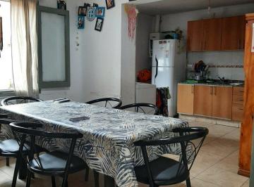 Casa · 177m² · 4 Ambientes · 3 Dptos Excelente Renta Activa