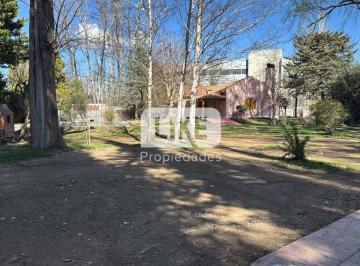 Casa · 132m² · 3 Ambientes · 1 Cochera · Alquiler Casa Ideal Comercial