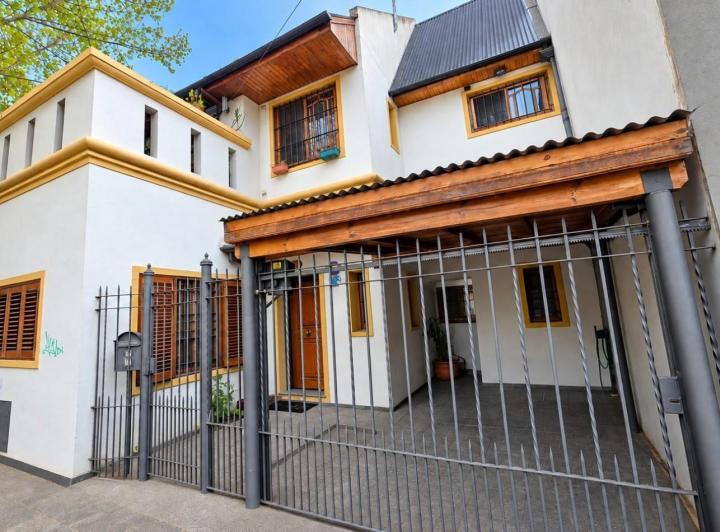 Casa · 188m² · 7 Ambientes · 1 Cochera