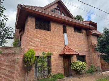 Casa · 221m² · 7 Ambientes · 1 Cochera · Venta Casa 7 Amb con Jardin en Florida