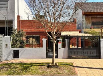 Casa · 151m² · 4 Ambientes · 1 Cochera · Casa Chalet en Venta en Boulogne Sur Mer, San Isidro, G. B. a. Zona Norte