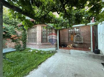 Casa · 80m² · 4 Ambientes · Se Vende Casa Al Frente (Ph Exclusivo) Santo Tomé
