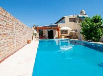 Casa · 135m² · 2 Ambientes · 1 Cochera · Se Vende Casa Quinta en Sauce Viejo
