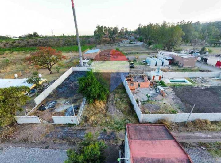 Terreno · 593m²