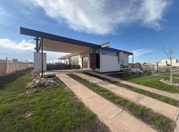 Casa · 263m² · 5 Ambientes · 1 Cochera · Casa en Venta Barrio Terrazas Park Vistalba