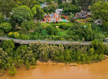 Casa · 393m² · 7 Ambientes · 4 Cocheras · Venta Rosario Casa 3000 m² Lote Sobre Rio Parana