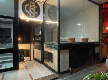 Local comercial · 144m² · 3 Ambientes · Local en Alquiler - 2 Baños - Deposito - Recoleta