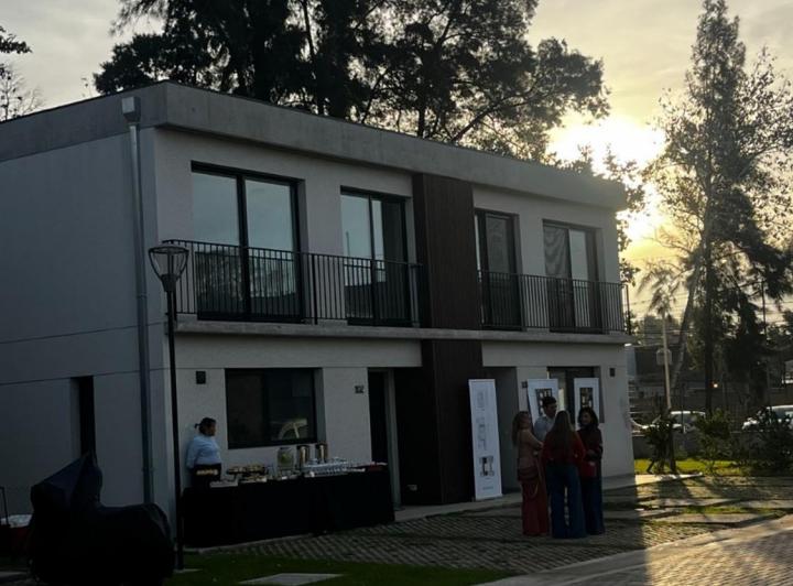Casa · 130m² · 4 Ambientes · 2 Cocheras