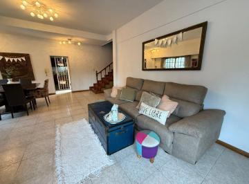 Casa · 143m² · 4 Ambientes · 1 Cochera · Duplex 4 Ambientes Patio y Cochera Villa Lugano