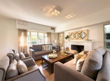 Casa · 312m² · 6 Ambientes · 2 Cocheras · Casa en Venta en Coronel Brandsen