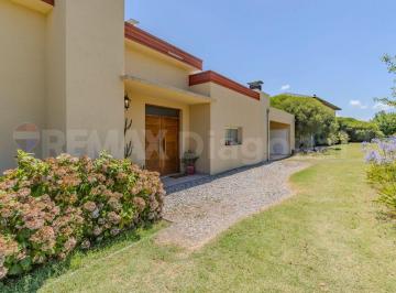 Casa · 158m² · 5 Ambientes · 1 Cochera · Casa en Venta El Mirador Club de Campo