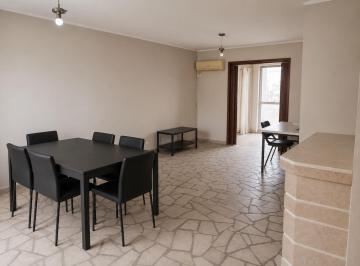 Casa · 90m² · 4 Ambientes · 1 Cochera · Casa en Venta en Beriss0