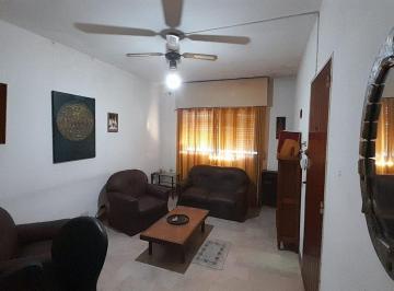 Casa · 142m² · 5 Ambientes · 1 Cochera · Venta Casa 3 Dorm., Jardin. a Reciclar. Slzo
