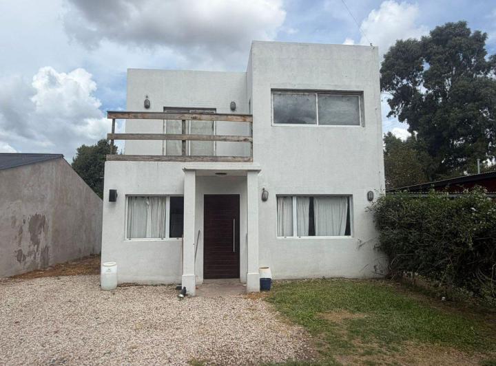 Casa · 120m² · 4 Ambientes · 2 Cocheras