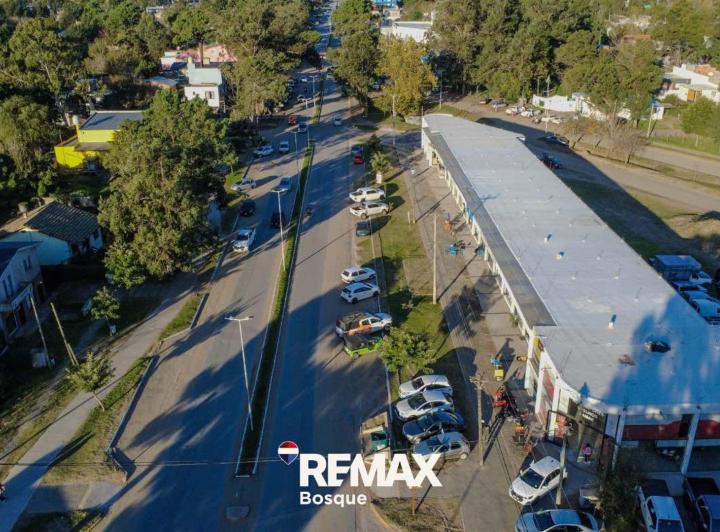 Local comercial · 715m²