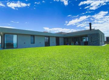 Casa · 244m² · 5 Ambientes · 2 Cocheras · Casa en Santa Clara Al Sur /financiacion