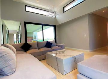 Casa · 244m² · 5 Ambientes · 2 Cocheras · Casa en Santa Clara Al Sur