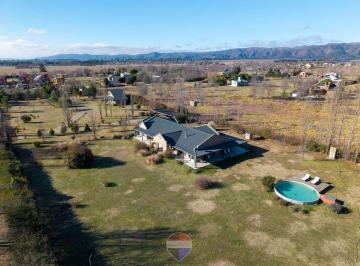 Casa · 347m² · 9 Ambientes · 6 Cocheras · Venta Casona Estilo Campo + 2da Casa en Reartes