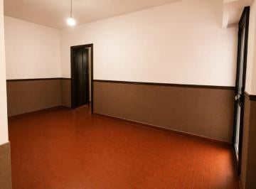 Departamento · 37m² · 2 Ambientes · Depto 2 Amb. Patio. Potencial Para Reciclar