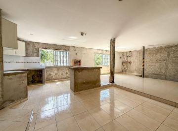 Casa · 101m² · 5 Ambientes · Venta Casa Doble Planta Caseros