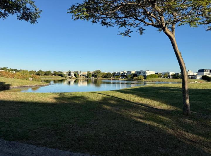 Terreno · 682m²