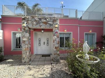 Casa · 100m² · 4 Ambientes · 1 Cochera · Venta Casa 4 Amb. Apta Credito Castelar Norte