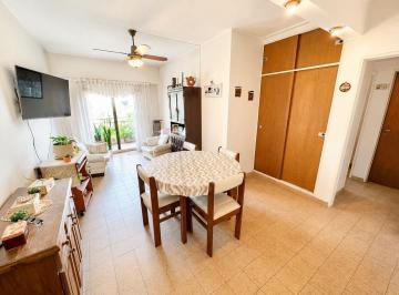 Departamento · 61m² · 3 Ambientes · Venta Depto 3 Amb Castelar Centro. Apto Credito