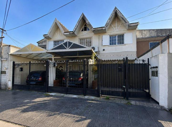 Casa · 60m² · 3 Ambientes · 1 Cochera
