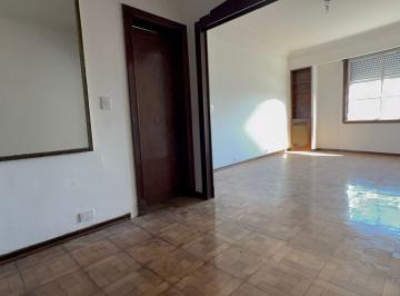 Departamento · 87m² · 3 Ambientes · Venta Constitución 3 Amb + Dep. Frente Piso Alto