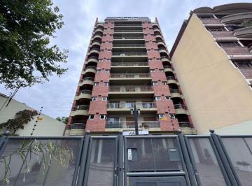Departamento de 3 ambientes, Quilmes · Departamento Semipiso 3 Ambientes con Amplios Balcones Al Frente y Cochera Cubierta en Venta