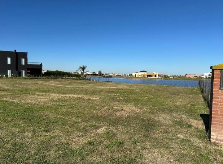 Terreno · 950m²