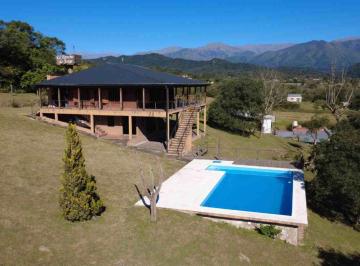 Casa · 200m² · 4 Ambientes · 2 Cocheras · Venta de Casa en San Pedro de Colalao - Inversion
