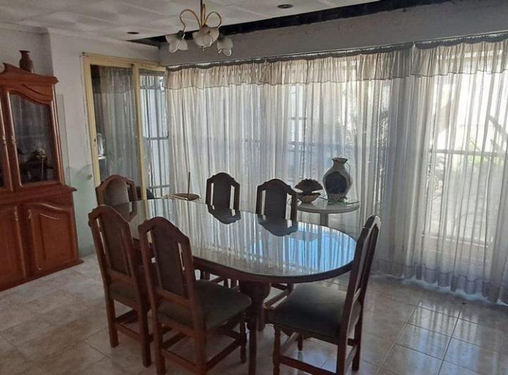 Casa · 104m² · 5 Ambientes · 1 Cochera