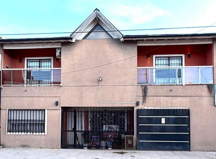 Casa · 200m² · 5 Ambientes · 1 Cochera