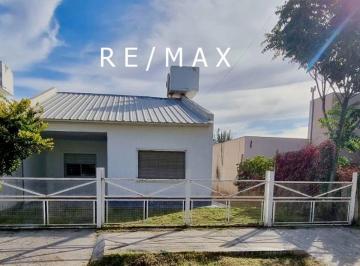 Casa · 75m² · 6 Ambientes · Remax Vende en Exclusiva