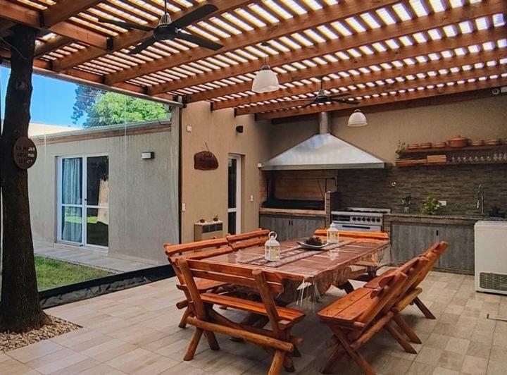Casa · 130m² · 4 Ambientes · 1 Cochera